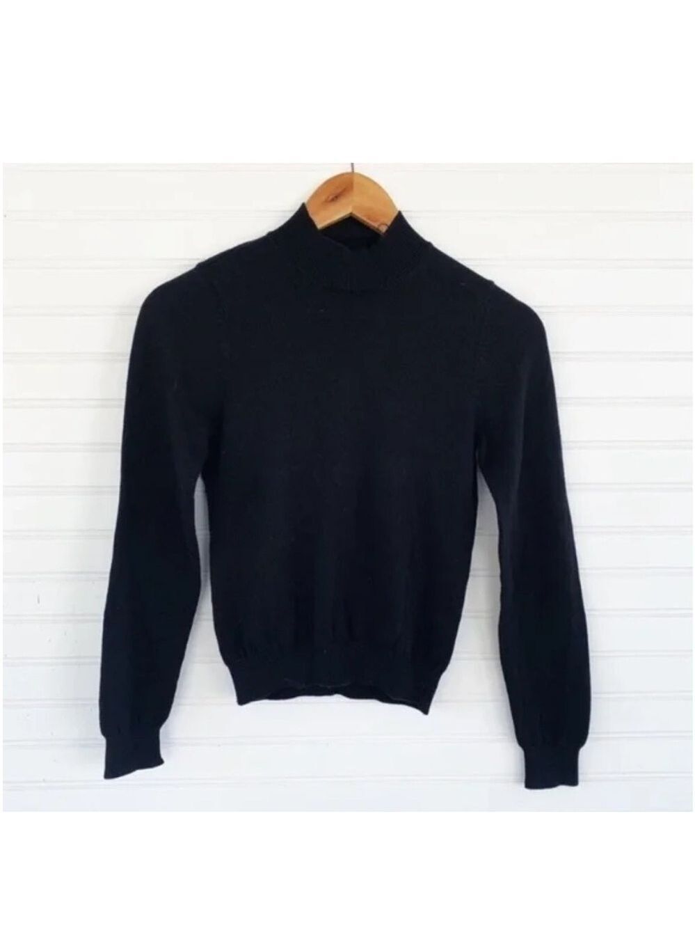 Forever 21 Black Mock Neck Long Sleeve Sweater Size‎ Small